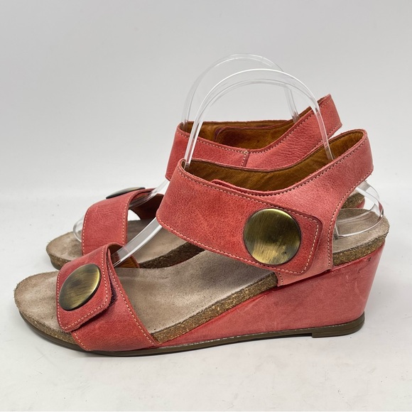 Taos Carousel 3 Wedge Sandals Womens 9 - 9.5 EU 40 Red Leather Ankle Strap - Picture 3 of 16